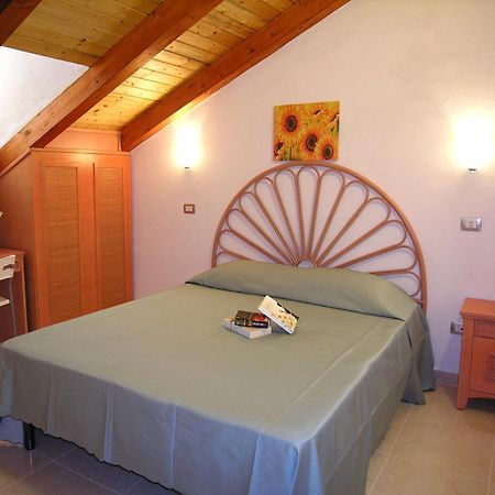 Hotel Resort Rocca Di Vadaro كابو فاتيكانو الغرفة الصورة