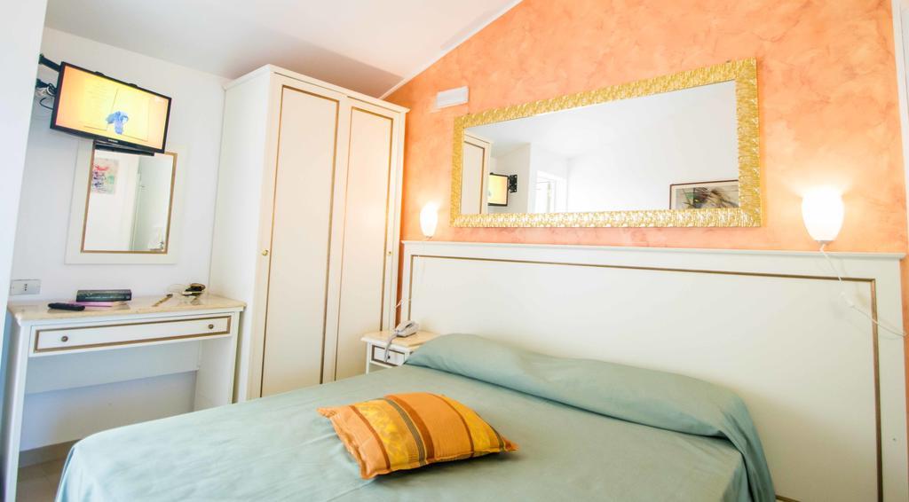 كابو فاتيكانو Hotel Resort Rocca Di Vadaro الغرفة الصورة