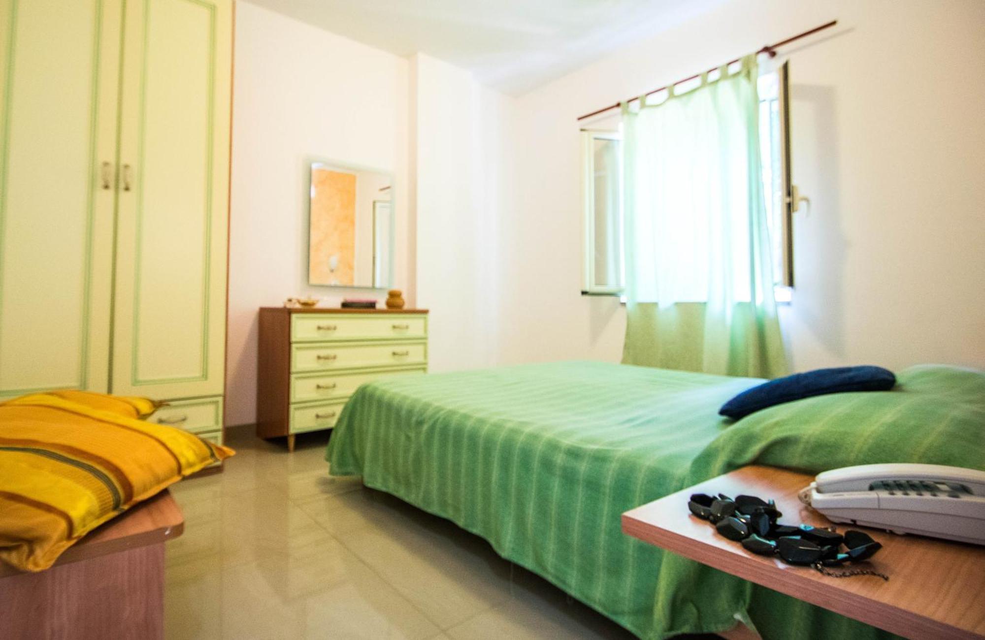 Hotel Resort Rocca Di Vadaro كابو فاتيكانو الغرفة الصورة